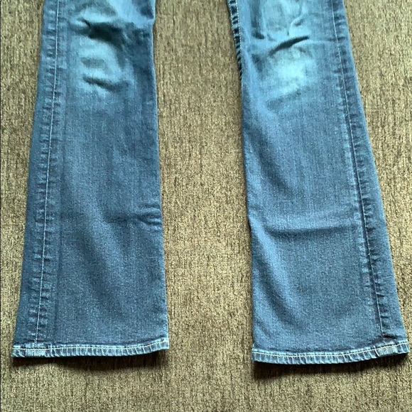 *SOLD* True Religion - Size 26 - Good Condition💙 - Picture 4 of 6